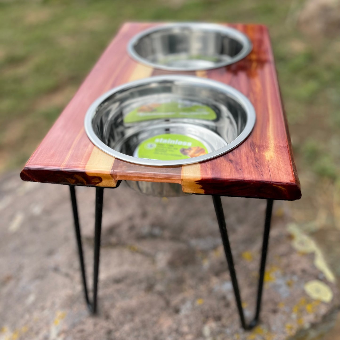 Raised Resin Dog Bowl Stand