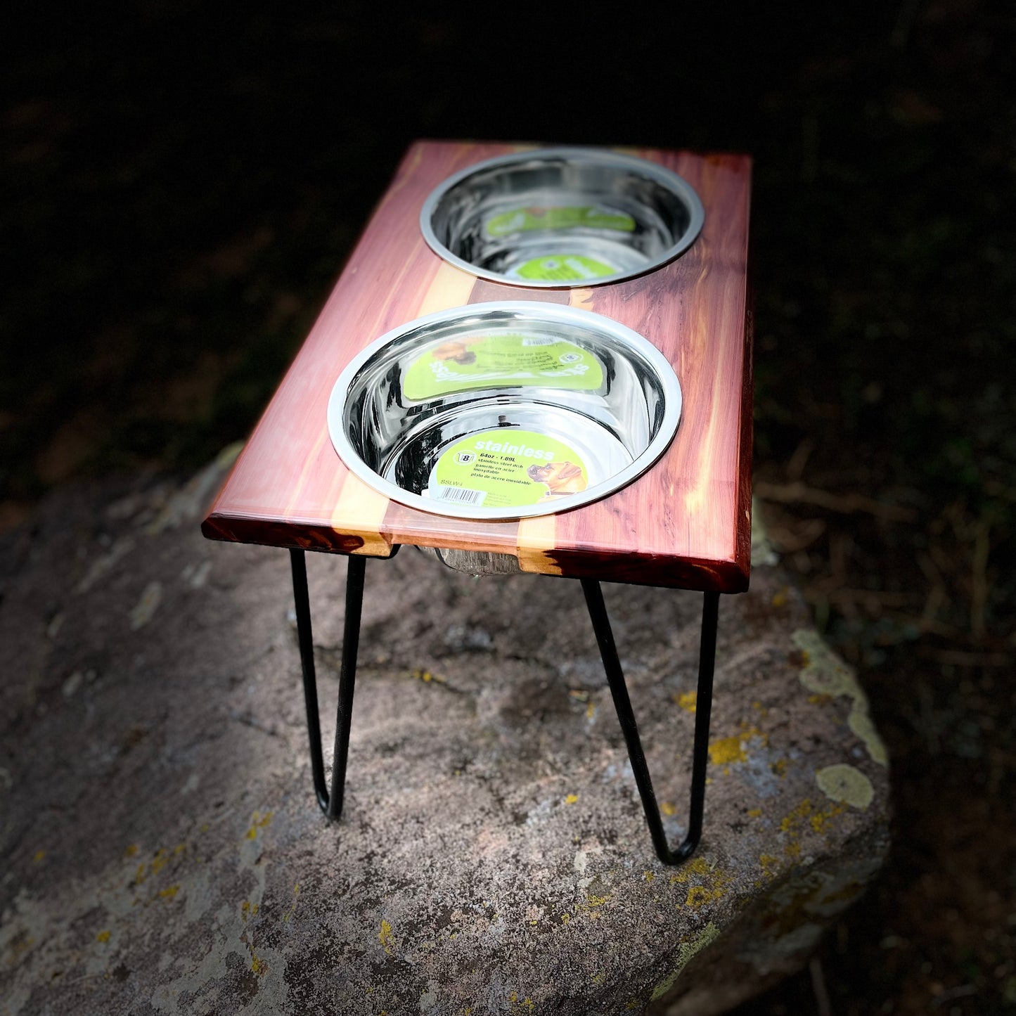 Raised Resin Dog Bowl Stand