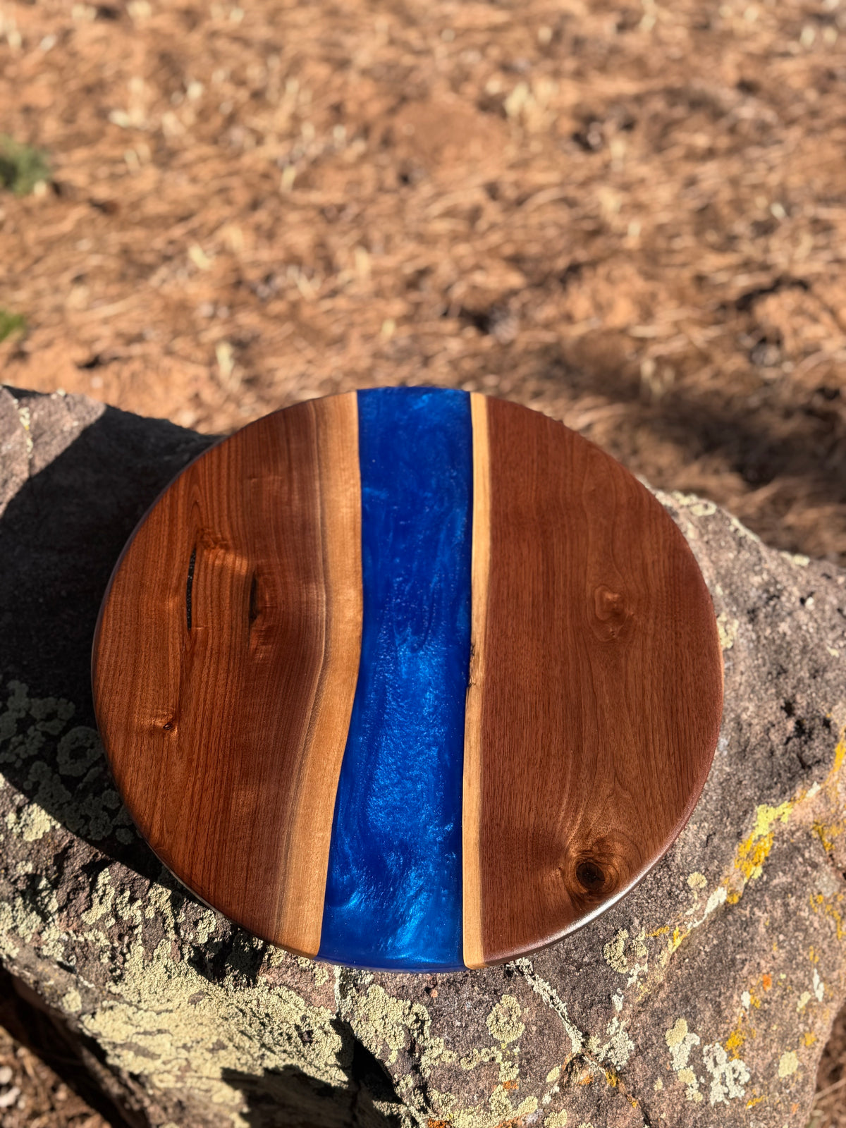 Handmade 20" Walnut & Resin Round Accent Table